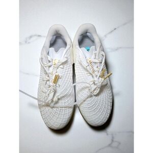 Under Armour Women's Charged Softball Cleats White Gold Athletic Shoes‎ sz 6